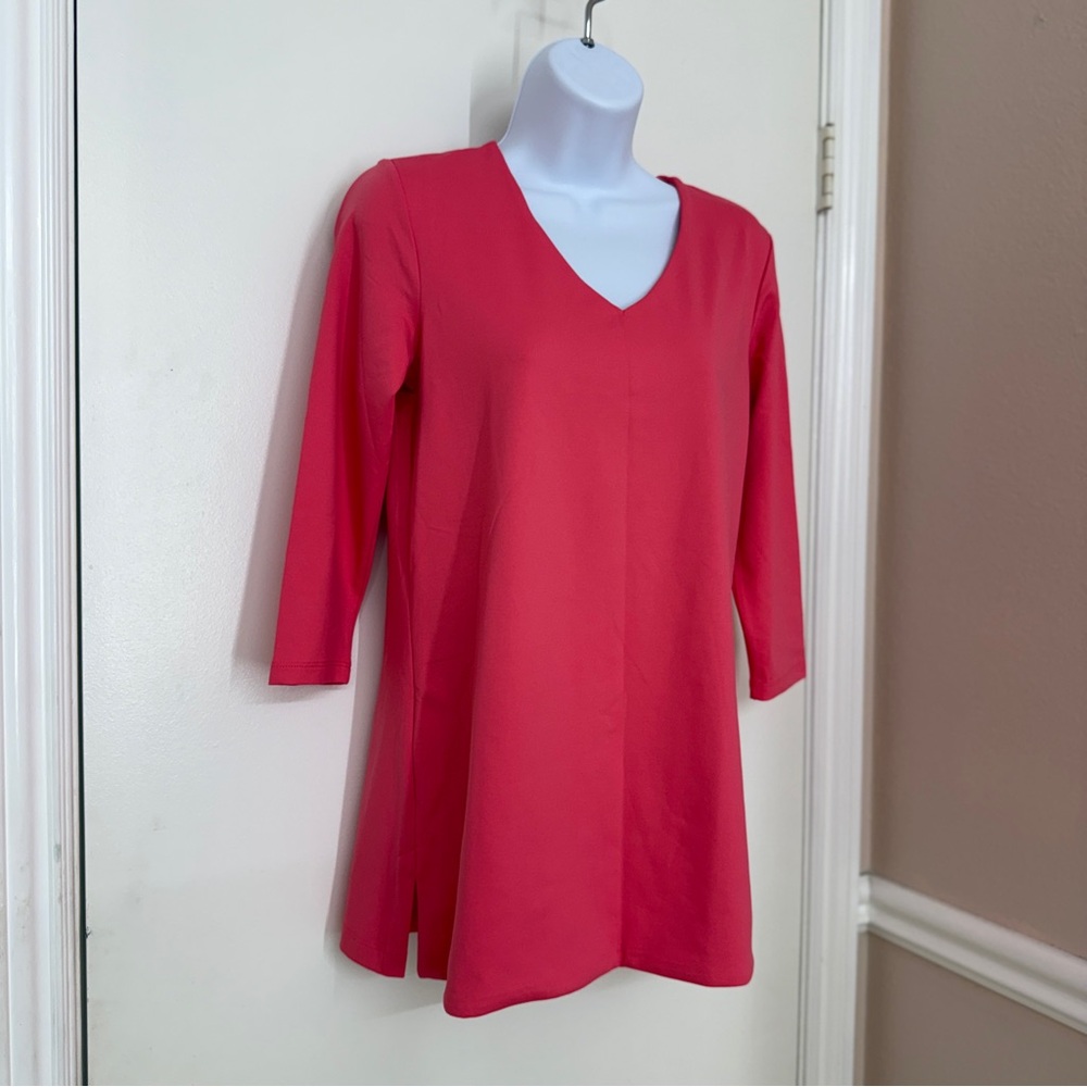 Judy P. Hot Pink V-Neck Tunic Top 3/4 Sleeve Side Slit Size S Made in USA NWOT